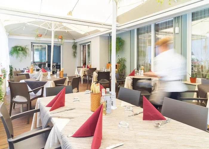 Ondina E Milazzo チェルヴィア