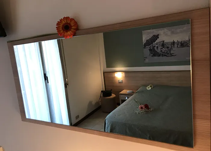 Ondina E Milazzo チェルヴィア